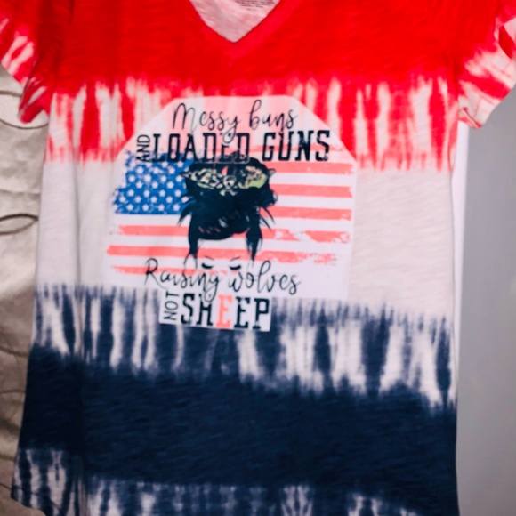 Messy buns and guns raising wolves not sheep size M NWT - Picture 4 of 6